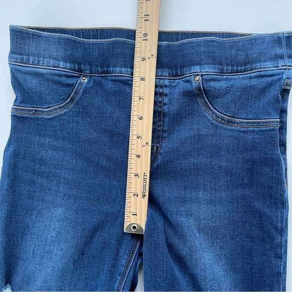 Spanx Distressed Ankle Skinny Jeans, Medium Wash Size Medium - Picture 11 of 12